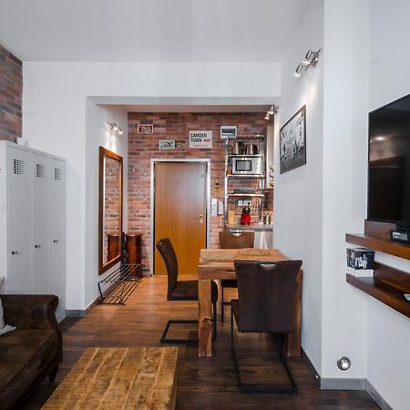 Апартаменты Cinematique - Designer 1Bd On Solunska София Экстерьер фото