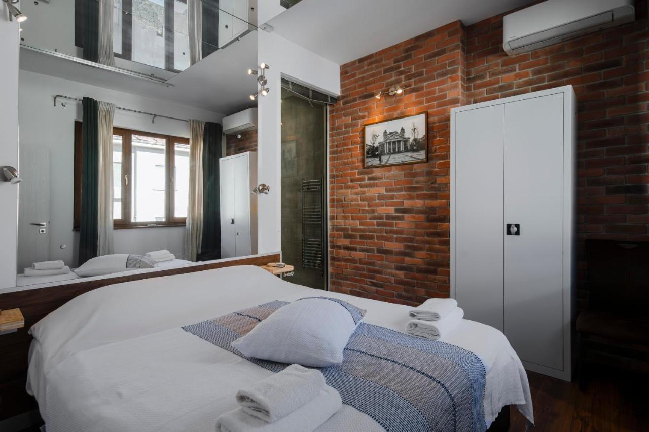 Апартаменты Cinematique - Designer 1Bd On Solunska София Экстерьер фото